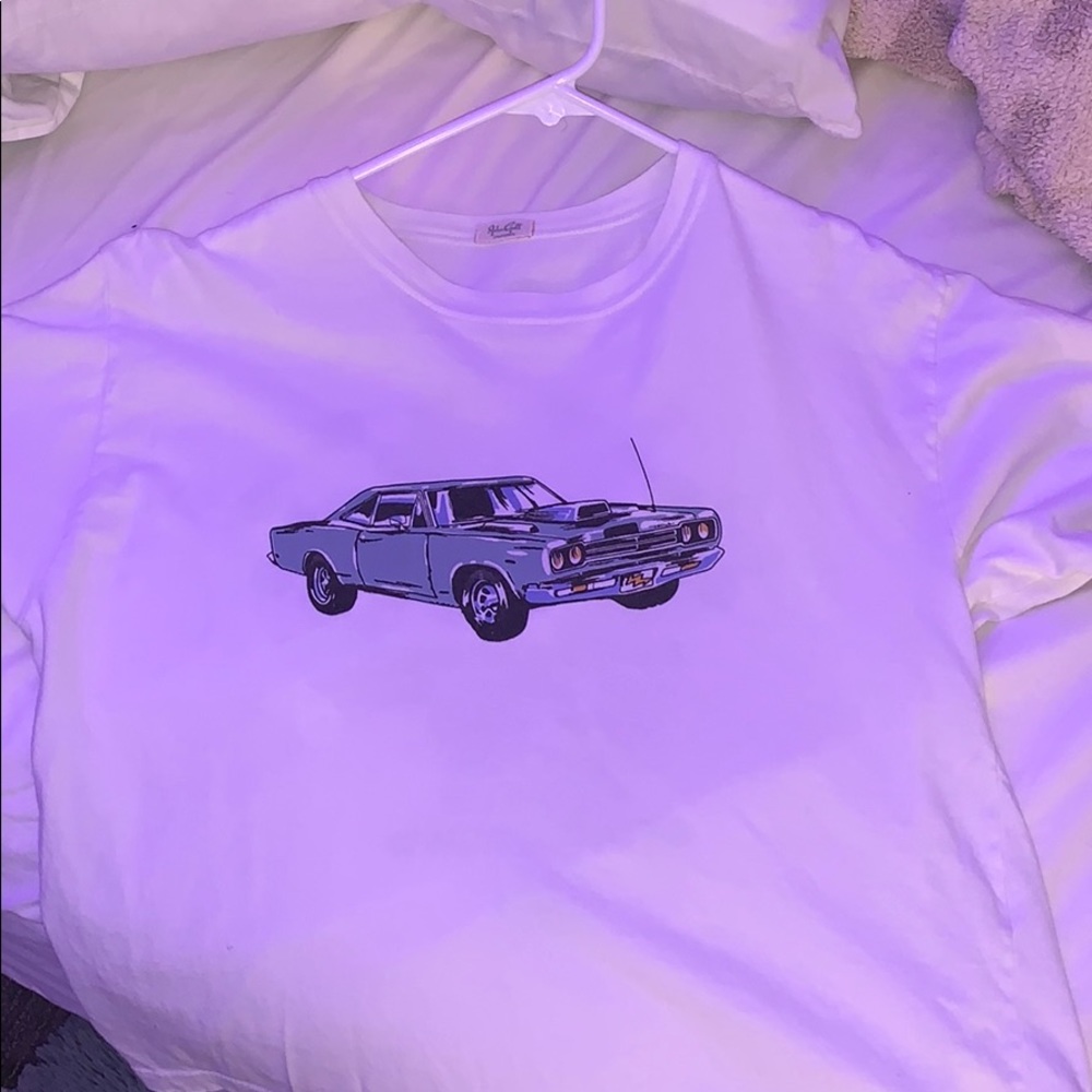 Brandy Melville car T-shirt